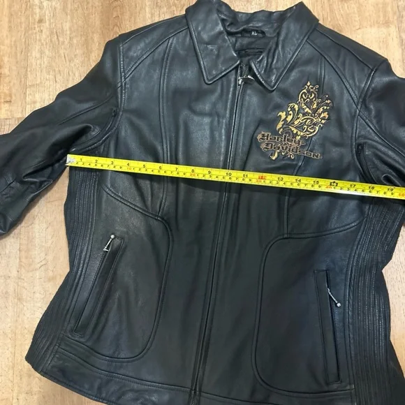 Women’s Harley Davidson, Black Leather Motorcycle Jacket with zip outlining